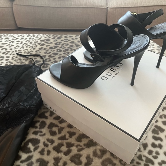 BLACK GUESS HEELS 9.5 M - Picture 6 of 11